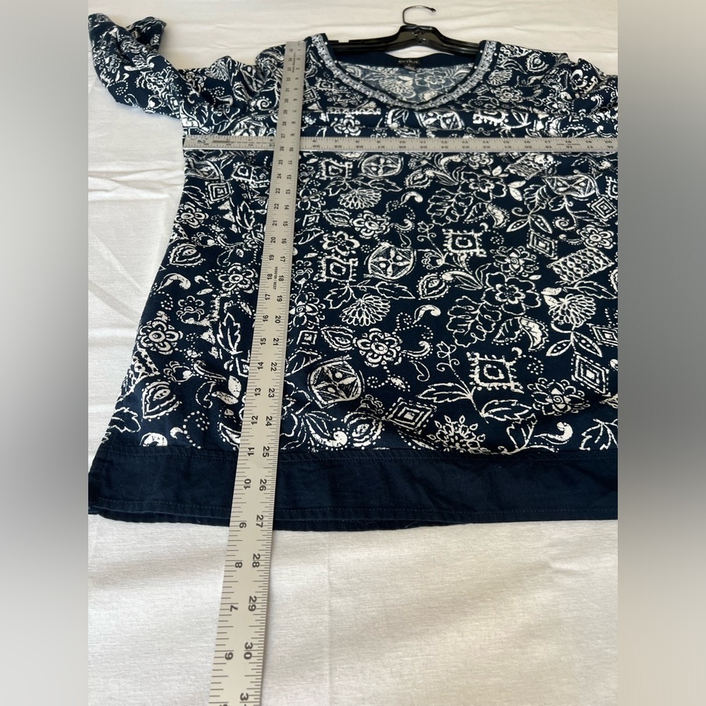 Erika V neck Top, L - Picture 2 of 7